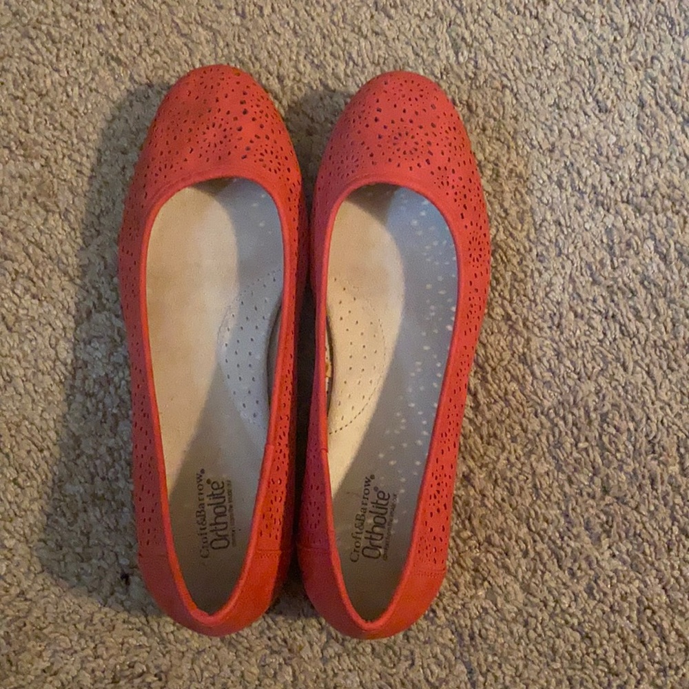 Red flats. Croft and borrow. Ortholite. BARELY WORN